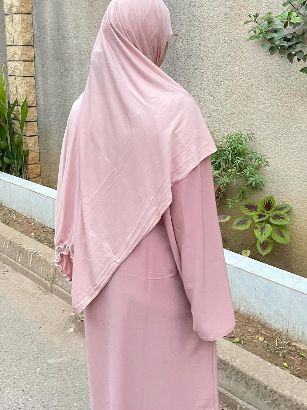 PREMIUM PINK BASIC ABAYA